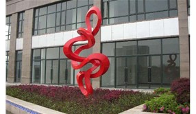 不锈钢雕塑是如何凸显特色的