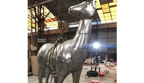 不锈钢动物雕塑七彩麋鹿制作过程